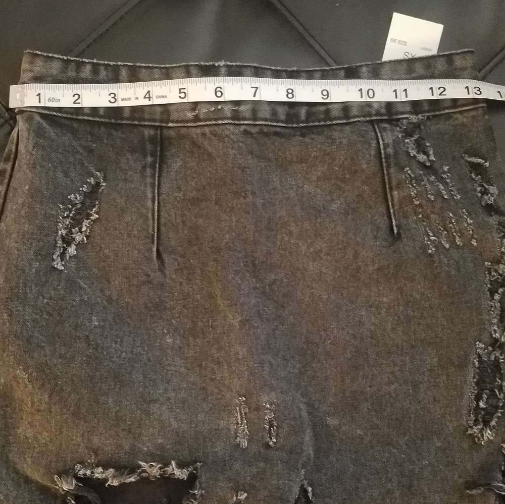 NEW Black Mini Skirt - Picture 5 of 6